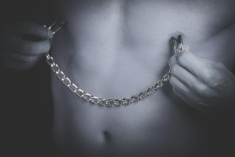 Zaciski na Sutki na Łańcuszku Bad Kitty – Zmysłowa Kontrola i Stymulacja FETISH
